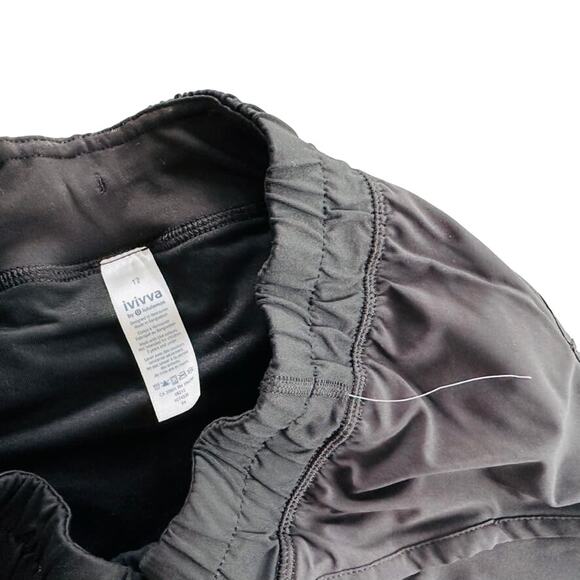 Ivivva Girls Relay Shorts Size 12 Black NEW Run Gym Soccer Summer Sports - Picture 2 of 4